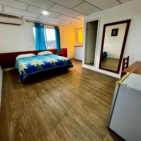 Hostal Muyuyo Puerto Ayora  Zewnętrze zdjęcie