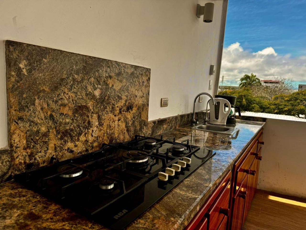 Hostal Muyuyo Puerto Ayora  Zewnętrze zdjęcie