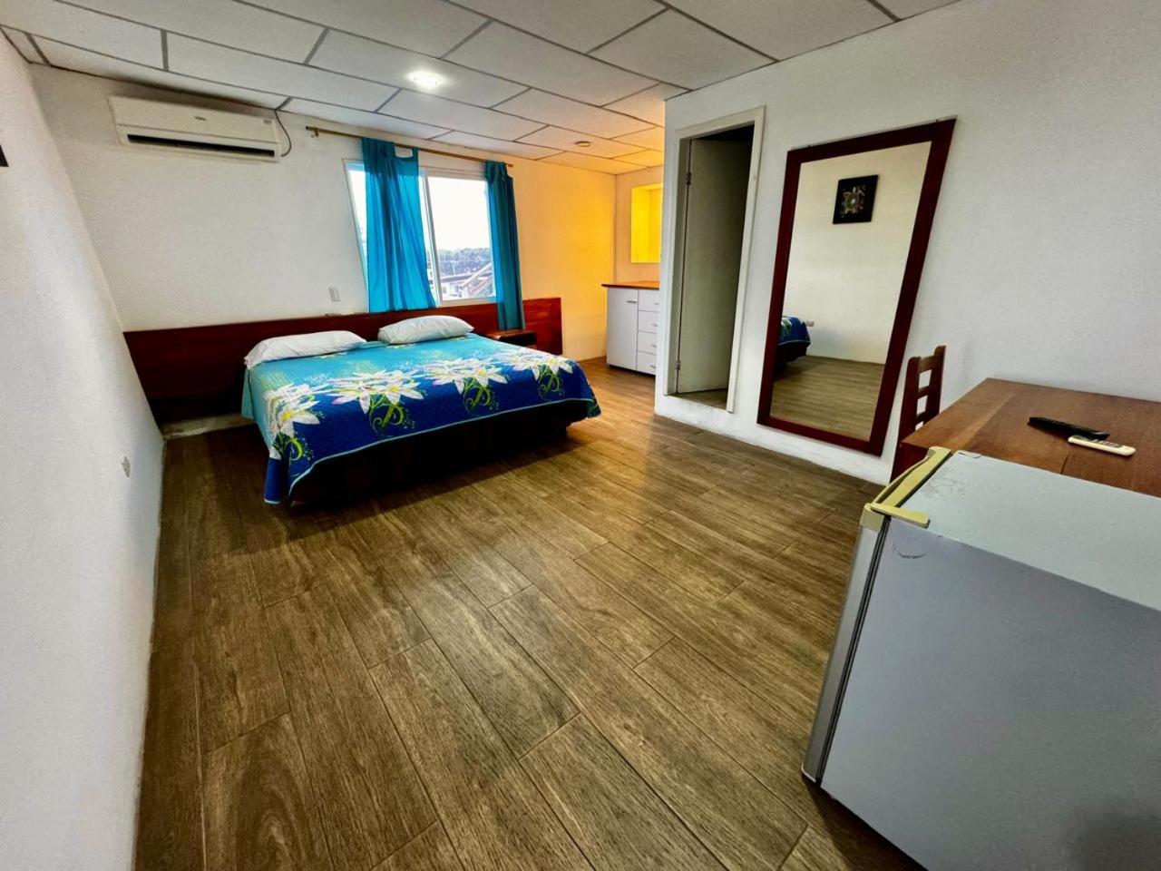 Hostal Muyuyo Puerto Ayora  Zewnętrze zdjęcie
