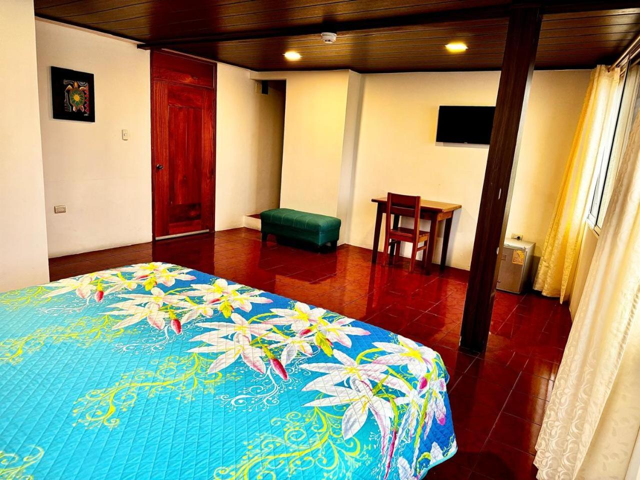 Hostal Muyuyo Puerto Ayora  Zewnętrze zdjęcie