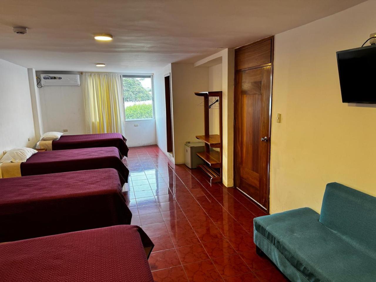 Hostal Muyuyo Puerto Ayora  Zewnętrze zdjęcie