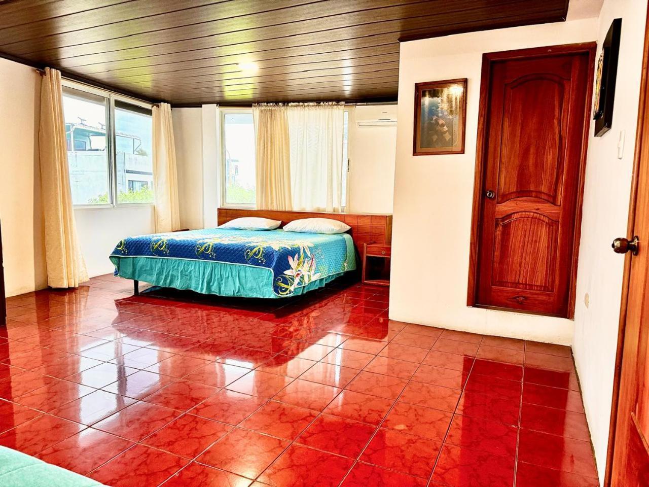Hostal Muyuyo Puerto Ayora  Zewnętrze zdjęcie